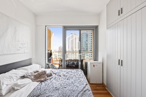 Apartment in Golf Towers, The Views, Dubai 2 bedrooms, 131 sq.m. № 69848 - photo 3