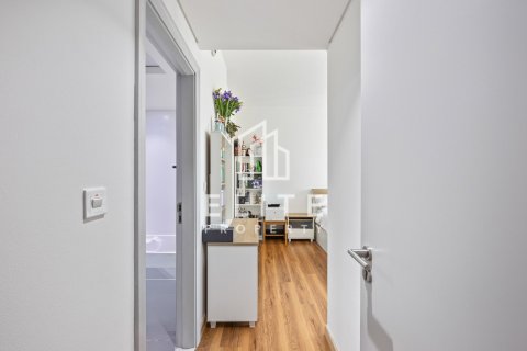 Apartment in Golf Towers, The Views, Dubai 2 bedrooms, 131 sq.m. № 69848 - photo 10