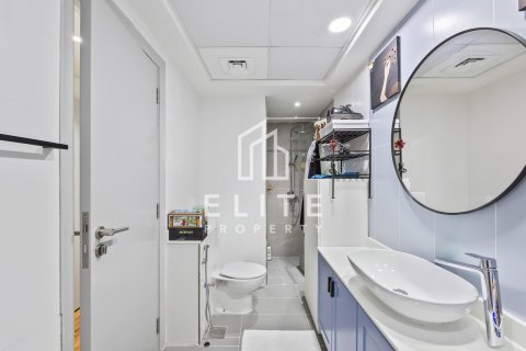 Apartment in Golf Towers, The Views, Dubai 2 bedrooms, 131 sq.m. № 69848 - photo 19