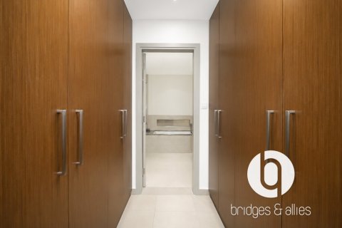 Apartment in Downtown Dubai (Downtown Burj Dubai), Dubai 3 bedrooms, 160 sq.m. № 113637 - photo 15