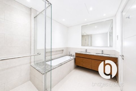 Apartment in Downtown Dubai (Downtown Burj Dubai), Dubai 3 bedrooms, 160 sq.m. № 113637 - photo 18