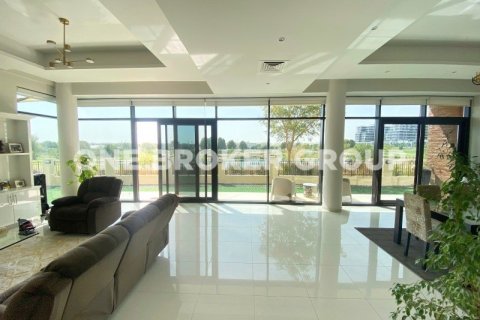 Villa in Phoenix, Dubai 5 bedrooms, 515.4 sq.m. № 456 - photo 4