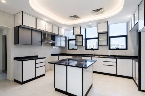 Villa en Dubai, 5 dormitorios, 539 m², № 123849 - foto 6