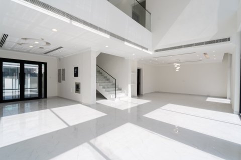 Villa en Dubai, 5 dormitorios, 539 m², № 123849 - foto 5