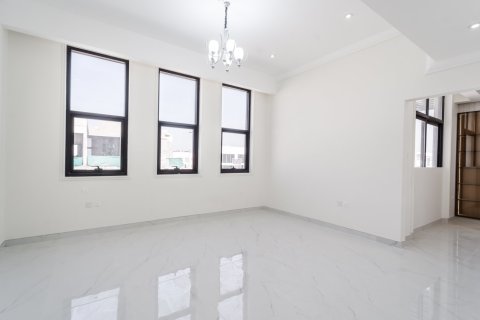 Villa en Dubai, 5 dormitorios, 539 m², № 123849 - foto 19