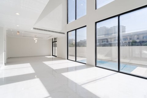 Villa en Dubai, 5 dormitorios, 539 m², № 123849 - foto 4