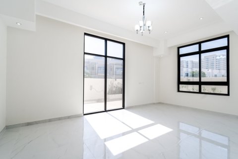 Villa en Dubai, 5 dormitorios, 539 m², № 123849 - foto 10
