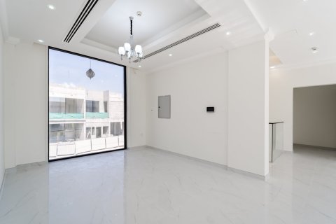 Villa en Dubai, 5 dormitorios, 539 m², № 123849 - foto 13