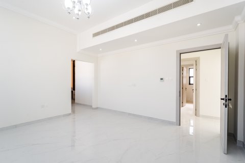 Villa en Dubai, 5 dormitorios, 539 m², № 123849 - foto 14