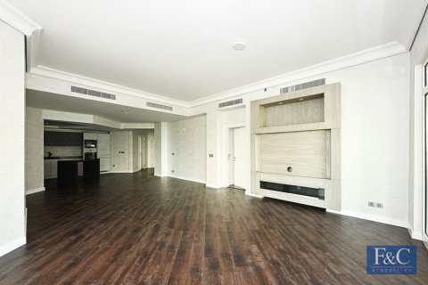 Apartment in Shoreline Apartments, Palm Jumeirah, Dubai 3 bedrooms, 204 sq.m. № 103807 - photo 24