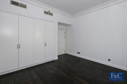 Apartment in Shoreline Apartments, Palm Jumeirah, Dubai 3 bedrooms, 204 sq.m. № 103807 - photo 6