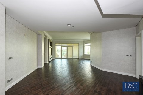 Apartment in Shoreline Apartments, Palm Jumeirah, Dubai 3 bedrooms, 204 sq.m. № 103807 - photo 26