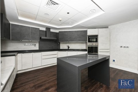 Apartment in Shoreline Apartments, Palm Jumeirah, Dubai 3 bedrooms, 204 sq.m. № 103807 - photo 23
