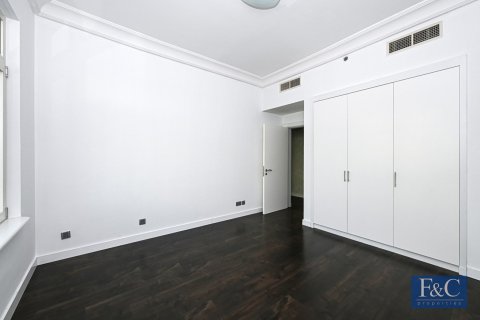 Apartment in Shoreline Apartments, Palm Jumeirah, Dubai 3 bedrooms, 204 sq.m. № 103807 - photo 3