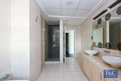 Apartment in Shoreline Apartments, Palm Jumeirah, Dubai 3 bedrooms, 204 sq.m. № 103807 - photo 16