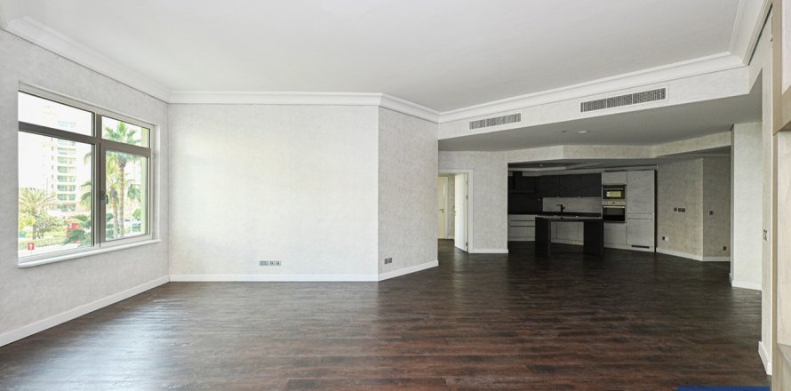 Apartment in Shoreline Apartments, Palm Jumeirah, Dubai 3 bedrooms, 204 sq.m. № 103807