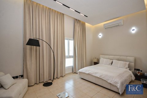 Villa in Al Quoz, Dubai 4 bedrooms, 334 sq.m. № 103798 - photo 16