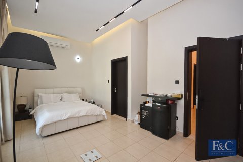 Villa in Al Quoz, Dubai 4 bedrooms, 334 sq.m. № 103798 - photo 18