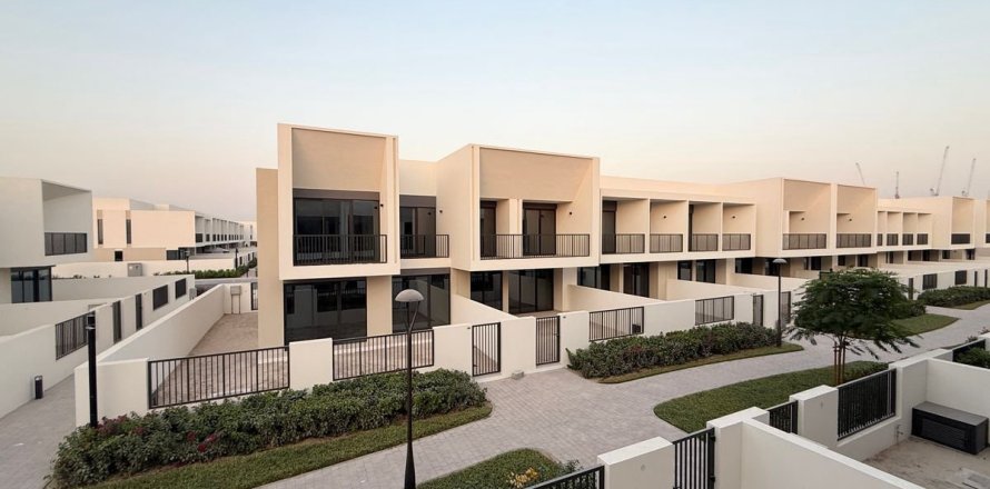 Adosado en Town Square, Dubai, 4 dormitorios, 261.2 m², № 67333