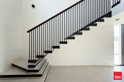 Снять в аренду таунхаус в Town Square, Дубай: 4 спальни, 261.2м², № 67333 - фото 2