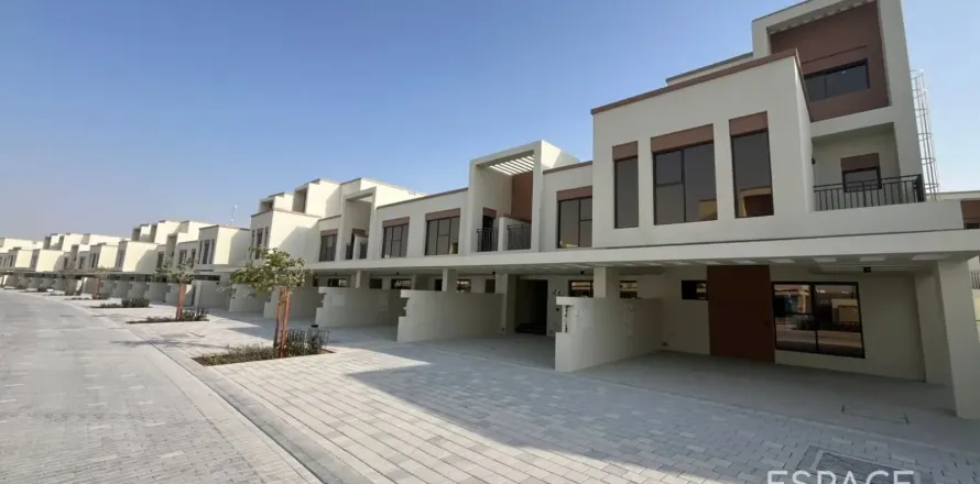 Townhouse in Damac Lagoons, Dubai 4 bedrooms, 212 sq.m. № 122436