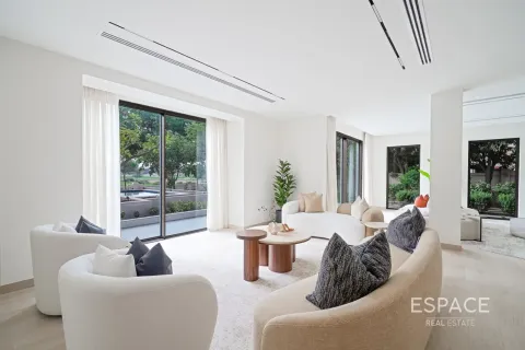Villa à Victory Heights, Dubai Sports City, Dubai, 5 chambres, 585 m², № 122435 - photo 4
