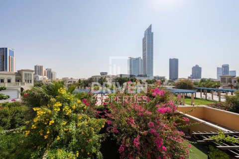 Купить таунхаус в Jumeirah Village Triangle, Дубай: 1 спальня, 180м², № 64862 - фото 23