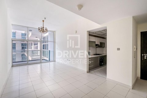 Apartamento en Glitz, Dubai Studio City, Dubai, 3 dormitorios, 153 m², № 64853 - foto 3