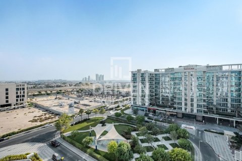 Apartamento en Glitz, Dubai Studio City, Dubai, 3 dormitorios, 153 m², № 64853 - foto 1