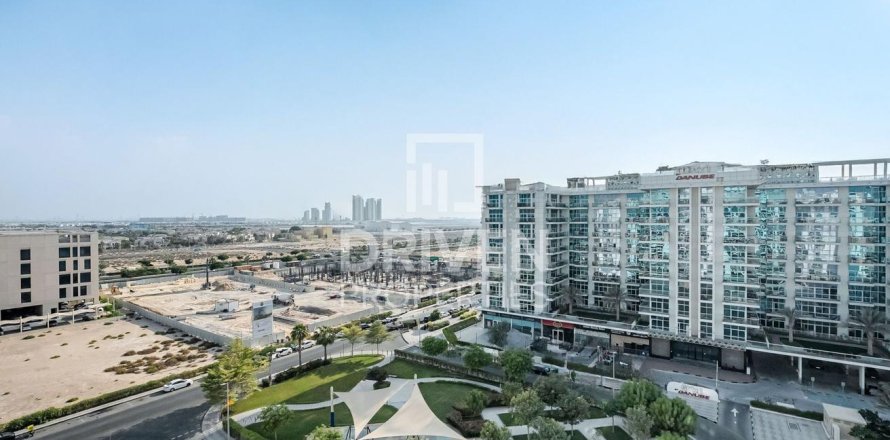 Apartamento en Glitz, Dubai Studio City, Dubai, 3 dormitorios, 153 m², № 64853