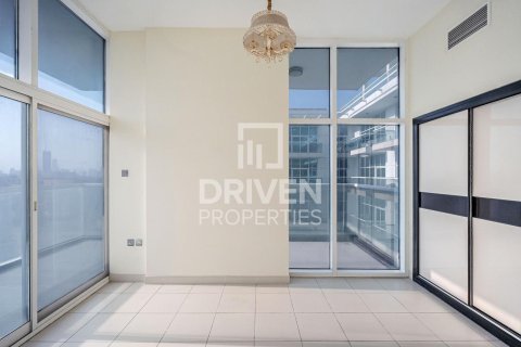 Apartamento en Glitz, Dubai Studio City, Dubai, 3 dormitorios, 153 m², № 64853 - foto 8