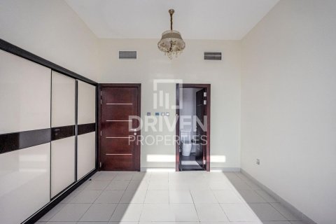 Apartamento en Glitz, Dubai Studio City, Dubai, 3 dormitorios, 153 m², № 64853 - foto 5