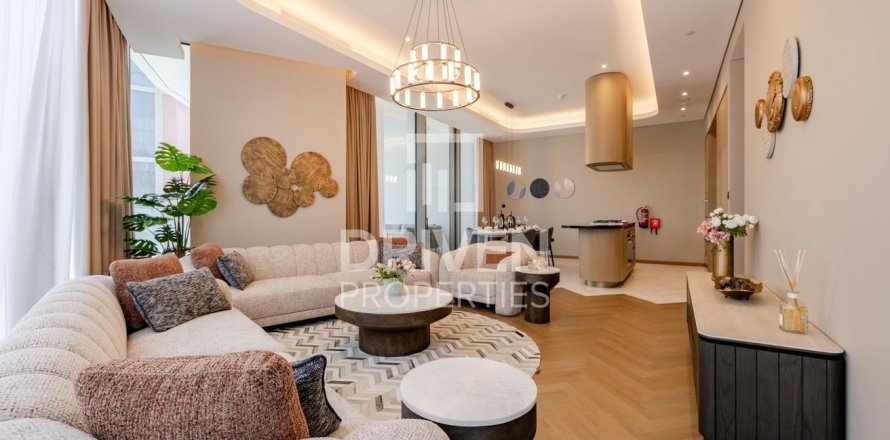 Apartment in Business Bay, Dubai 2 bedrooms, 196.3 sq.m. № 126650