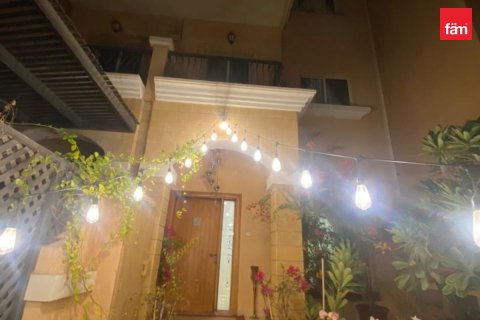 Villa en Dubai, 4 dormitorios, 141.6 m², № 115777 - foto 8