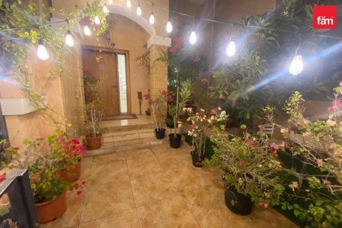 Villa en Dubai, 4 dormitorios, 141.6 m², № 115777 - foto 18