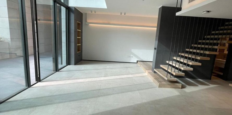 Квартира в Дубае, 2 спальни, 125.7м², № 47782