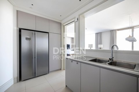 Apartment in Vida Residence Downtown, Downtown Dubai (Downtown Burj Dubai), Dubai 3 bedrooms, 184.04 sq.m. № 127930 - photo 17