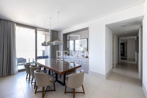 Apartment in Vida Residence Downtown, Downtown Dubai (Downtown Burj Dubai), Dubai 3 bedrooms, 184.04 sq.m. № 127930 - photo 14