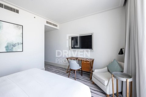 Apartment in Vida Residence Downtown, Downtown Dubai (Downtown Burj Dubai), Dubai 3 bedrooms, 184.04 sq.m. № 127930 - photo 12