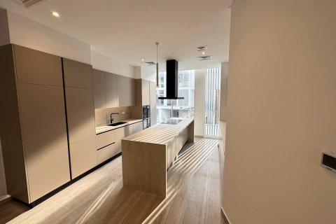 Adosado en Wadi Al Safa 3, Dubai, 4 dormitorios, 460 m², № 123834 - foto 7