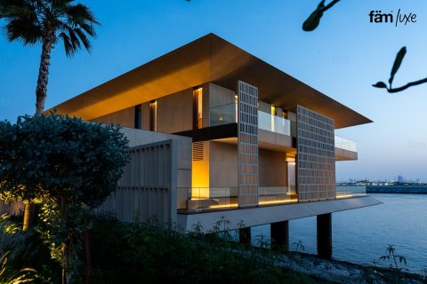 Villa à Dubai, 5 chambres, 1280.6 m², № 58128 - photo 1