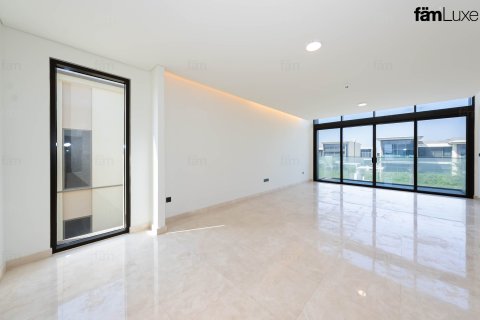 Villa in Dubai Hills Estate, Dubai 5 bedrooms, 707.5 sq.m. № 112022 - photo 16