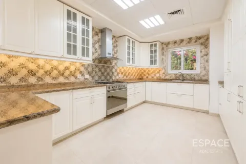 Villa à Jumeirah Islands, Dubai, 4 chambres, 491 m², № 122632 - photo 16