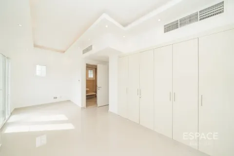Villa in Springs 15, The Springs, Dubai 2 bedrooms, 167 sq.m. № 122633 - photo 2