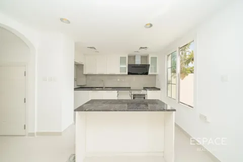 Villa in Springs 15, The Springs, Dubai 2 bedrooms, 167 sq.m. № 122633 - photo 14