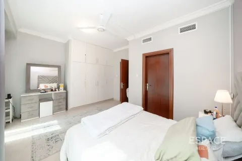 Villa en Jumeirah Village Circle, Dubai, 3 dormitorios, 307 m², № 122635 - foto 7