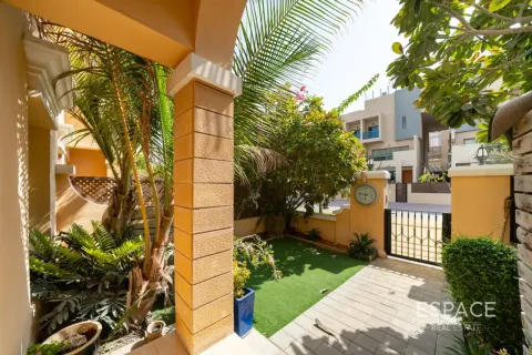 Villa en Jumeirah Village Circle, Dubai, 3 dormitorios, 307 m², № 122635 - foto 12