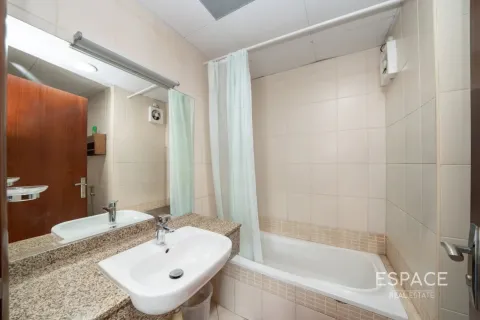 Villa en Jumeirah Village Circle, Dubai, 3 dormitorios, 307 m², № 122635 - foto 9
