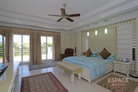 Villa à Meadows, Dubai, 5 chambres, 655 m², № 122629 - photo 11