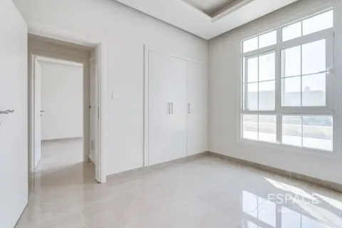 Villa in Springs 2, The Springs, Dubai 3 bedrooms, 209 sq.m. № 122634 - photo 9